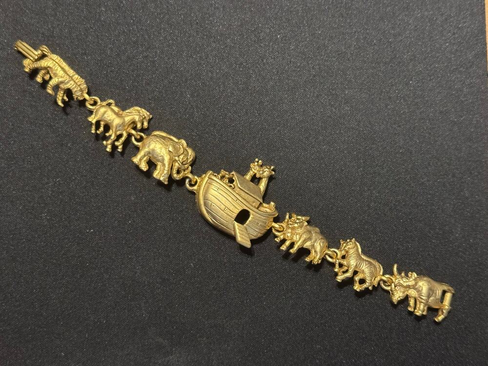 Vintage AJC Gold Tone Noah’s Ark Bracelet  6.5in